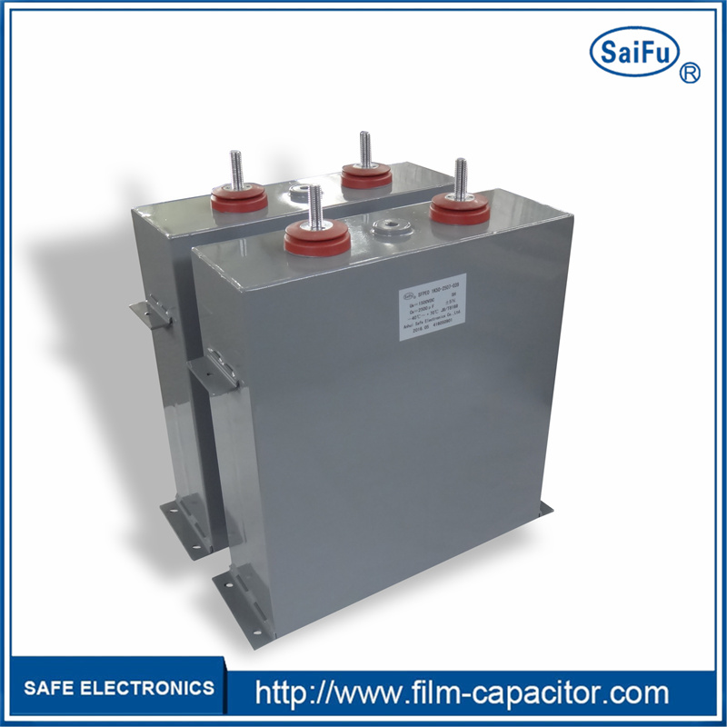 What are the uses and characteristics of pulse energy storage capacitors?